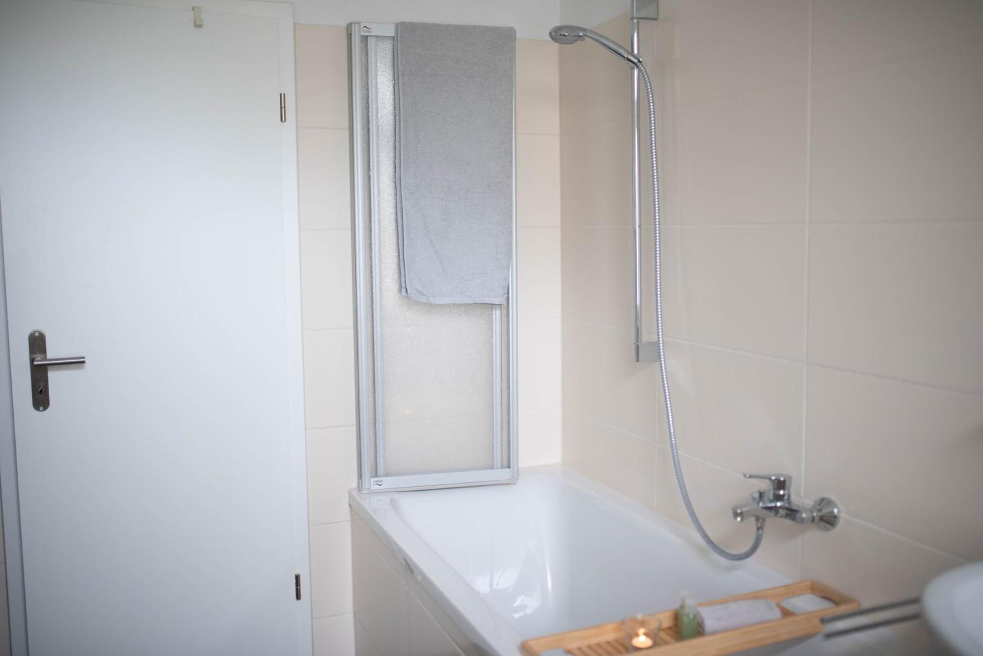 Zentral Smart Apartment Zwickau Buitenkant foto